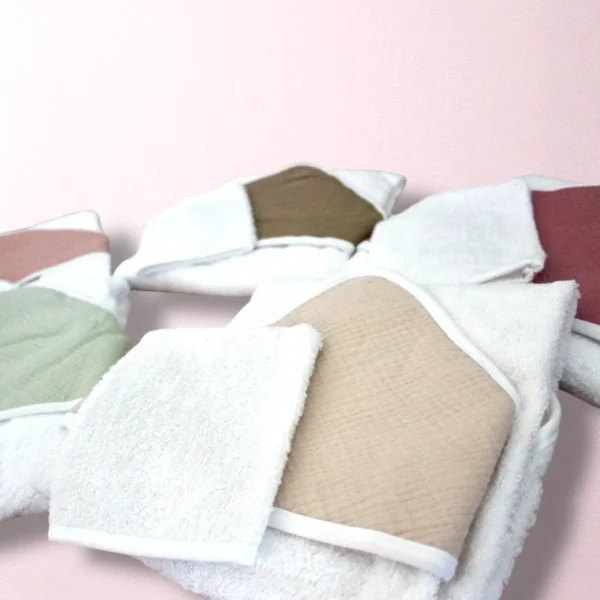 Ensemble cape de bain bébé personnalisable avec gant
