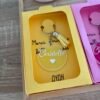 Porte-clés personnalisé avec pompon et boite cadeau faite main